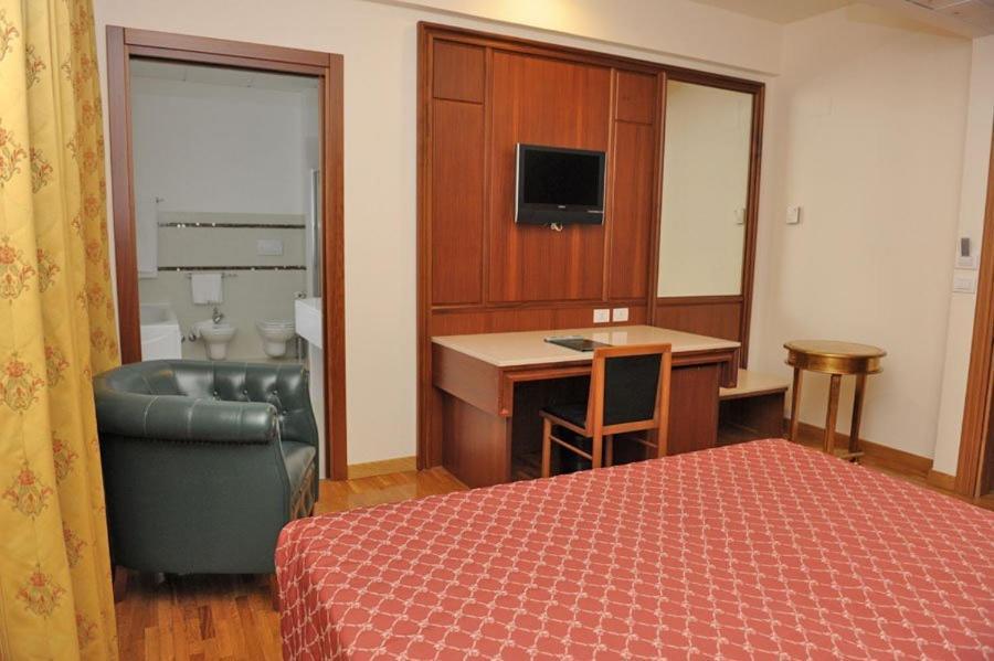Hotel Svevo Gioia Del Colle Oda fotoğraf